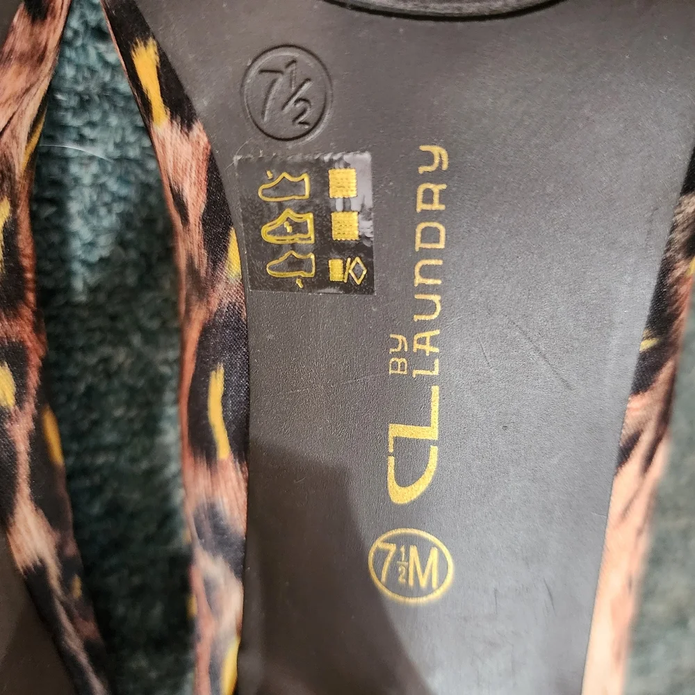 CL by Laundry Leopard Print Ballet Flats Tan Size 7.5 M - Picture 8 of 10